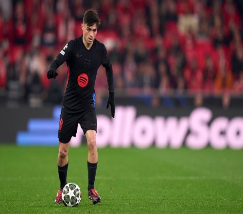 波兰媒体：莱万妻子经常分享跳交际舞的视频，引发了夫妻争吵