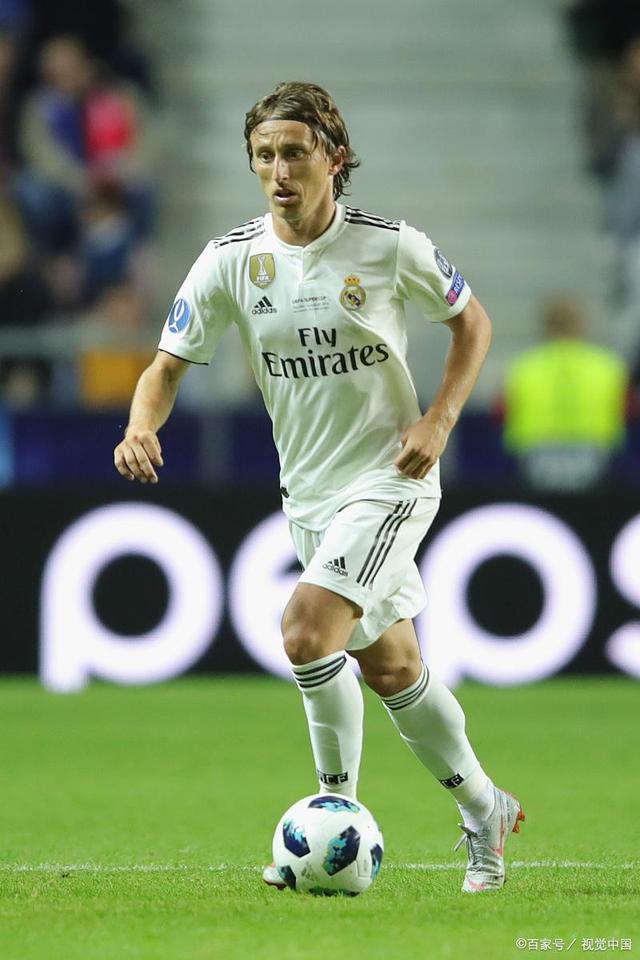 澎湃预测国足首发：后腰王上源、前腰韦世豪，塞尔吉尼奥替补