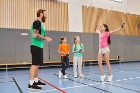 [国际足球]《天下足球》评选2025年度失意阵容